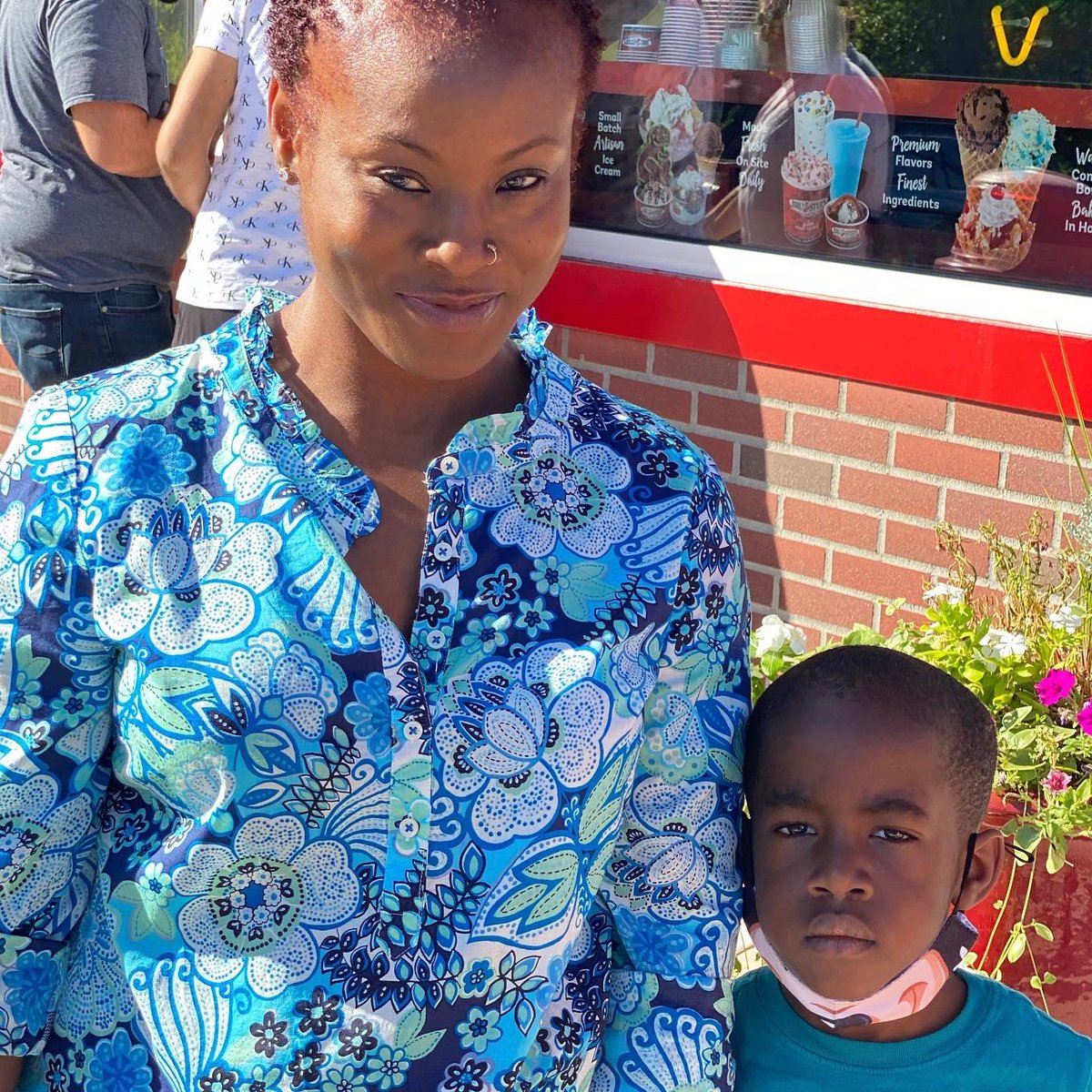 SMSCrusader's tweet photo. The best time for ice cream is always!🍦Thanks to all those Crusaders and their families who came out to Bruster’s Ice Cream to catch up with some of their favorite teachers and enjoy a favorite treat. #StillSummer #WeLoveSMS #SweetTreat https://t.co/PJtOpOmpjV