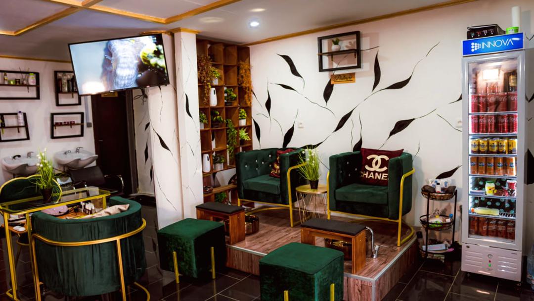 le_4eme_pouvoir's tweet photo. #AD #Cameroun
#BLACKSHINE: Spa & Beauty 🇨🇲🌍
Vôtre nouvel espace de BEAUTÉ et de RELAXATION de luxe vous ouvre ses portes 7j/7 de 8h à 20h à #Douala, sis quartier #MAKEPE, au niveau du Rhône poulenc face Moulin rouge https://t.co/vhL5x5QmTt