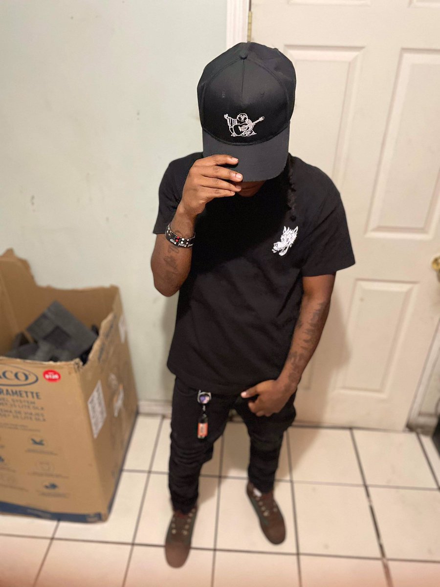T_Savage99's tweet photo. Raised Different , imma RReal Trench Baby 😮💨 #Tmg #PHFU #FreeTheFam https://t.co/lJZrVmcG9w