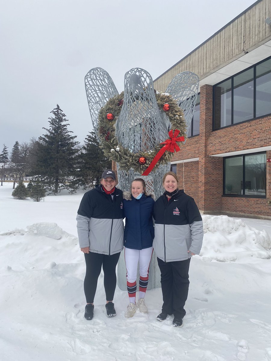 AbbyPit02202865's tweet photo. I’m so excited to announce my commitment to University of Wisconsin-River Falls to continue my Academic and athletic career! I wanted to thank all the coaches and teammates that I’ve had to help me achieve my goals! #GoFalcons @NapervilleDiam2 @UWRFSOFTBALL https://t.co/IMSq2Z9dBS