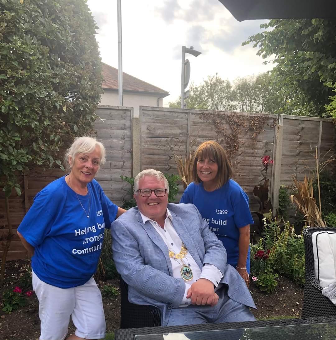 Thank you <a href="/lolhill48_hill/">Tesco Cheshunt Metro @tescocheshuntmetro</a> <a href="/tesconews/">Tesco News</a> community champions at #0ldpond and #Brookfield  #Flamstestend for all that you did to support my mayoral charity. The #Broxbourne community fund supporting local organisations back by <a href="/HertsCommunityF/">Hertfordshire Community Foundation</a>