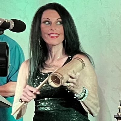 SheriMakesMusic's tweet photo. #NewProfilePic https://t.co/kuKJUXI46u