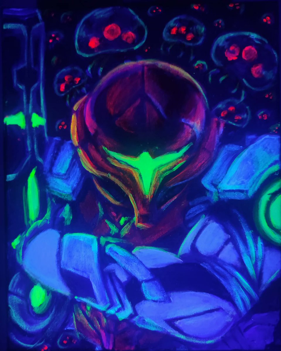 Check it out under blacklight! This one really comes alive in the dark.