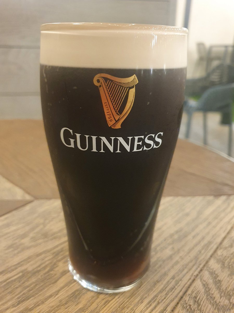 runroblarun's tweet photo. A toast to this time last week. Whether it'll be as good as the one in @MonroesTavern or @TheFerrymanPub, I don't know, but you know me - ever the optimist.
Slàinte - especially to all those who made #EdgeToEdge possible.
@GuinnessIreland
#BecomingForrest https://t.co/0t8csweZkz