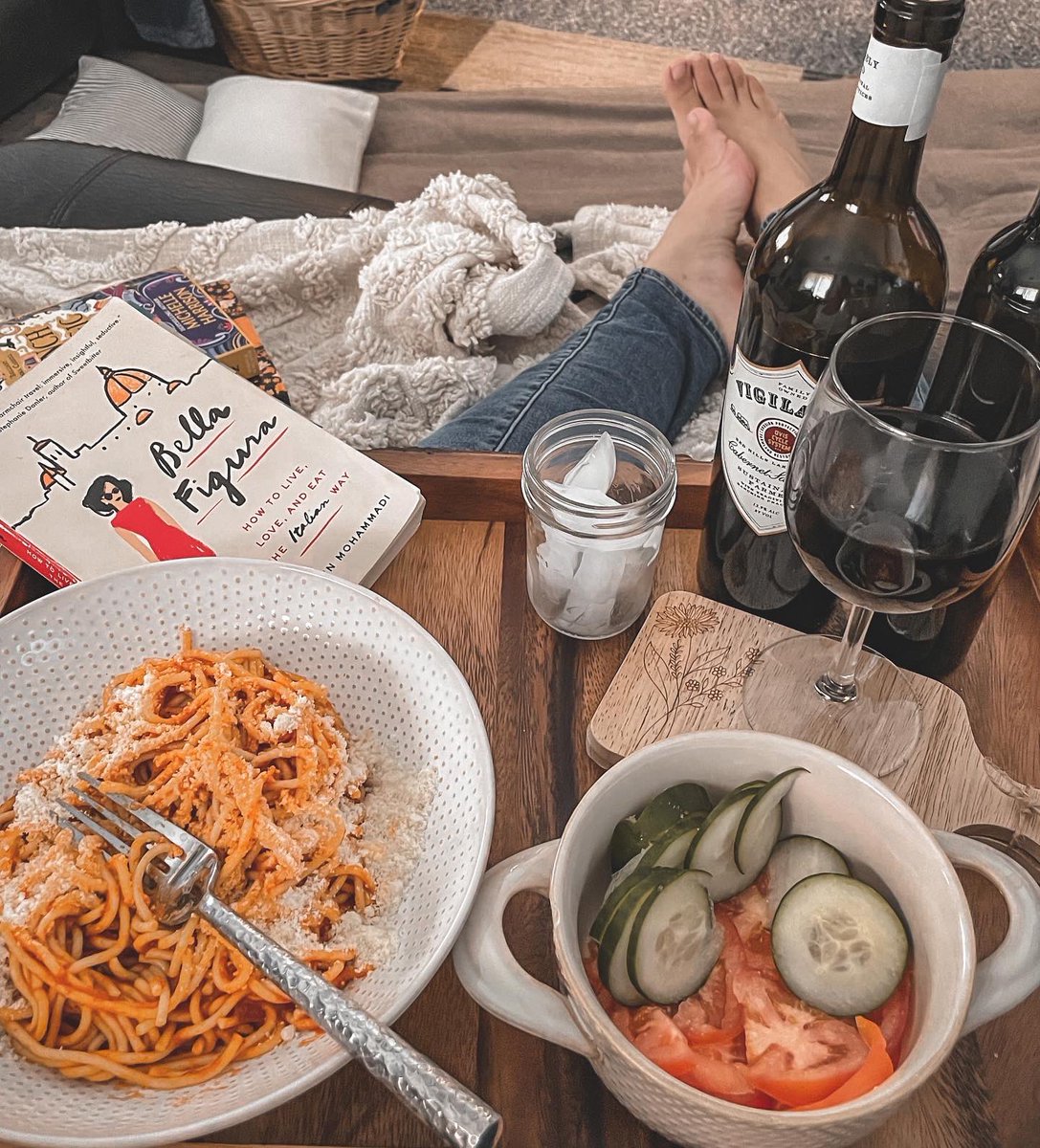 hplanderos's tweet photo. Reading and eating!! Finished up Bella Figura now onto the next

What will it be? A rom com, a thriller, a classic?  I don’t k ow Burt but I’m enjoying my@spaghetti and  an😉😊

#books #BookLover  #bookworm #bookwormproblems #read #readingcommunity  #readingforpleasure https://t.co/TCHFb0gNP7