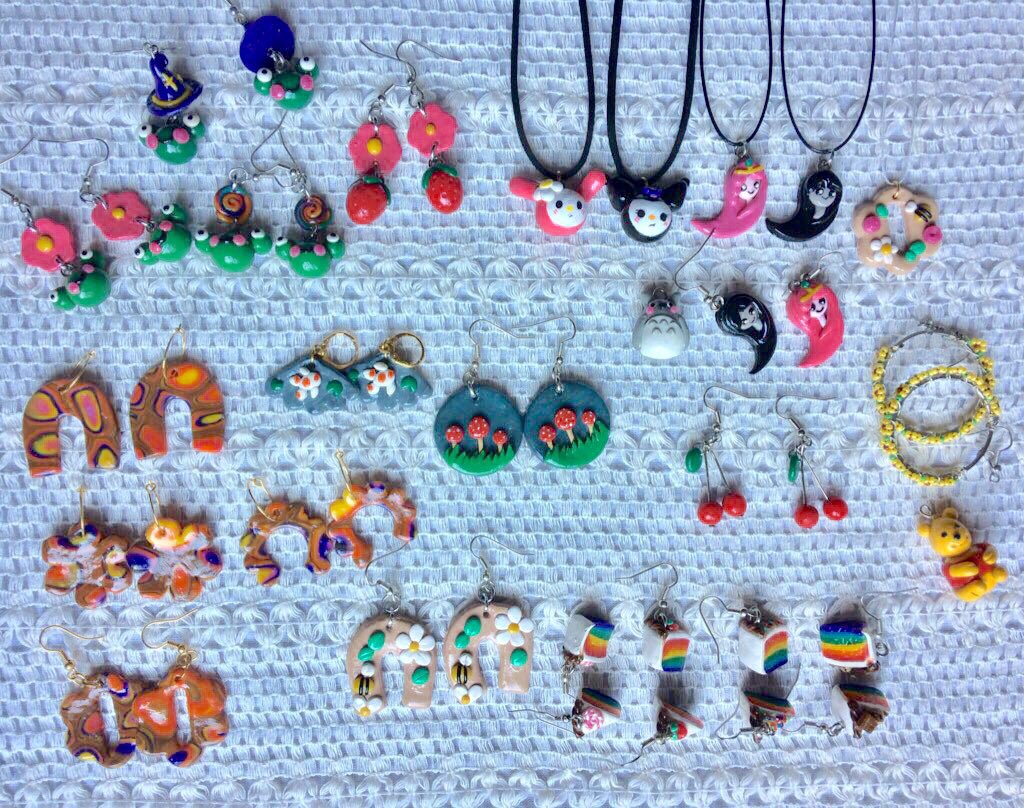 melancholicat_'s tweet photo. Doğru düzgün satış yapamıyorum bir sürü ürün elimde kaldı🥺 Rica etsem bu tweeti paylaşabilir misiniz?
Kendi yaptığım ürünlerin %70'ini sokak hayvanları yararına kullanıyorum, arkadaşımın yaptıklarının da %60'ını kendisine verip kalananı sokak hayvanları yararına kullanıyorum✨💖 https://t.co/zQcoOI2V3W