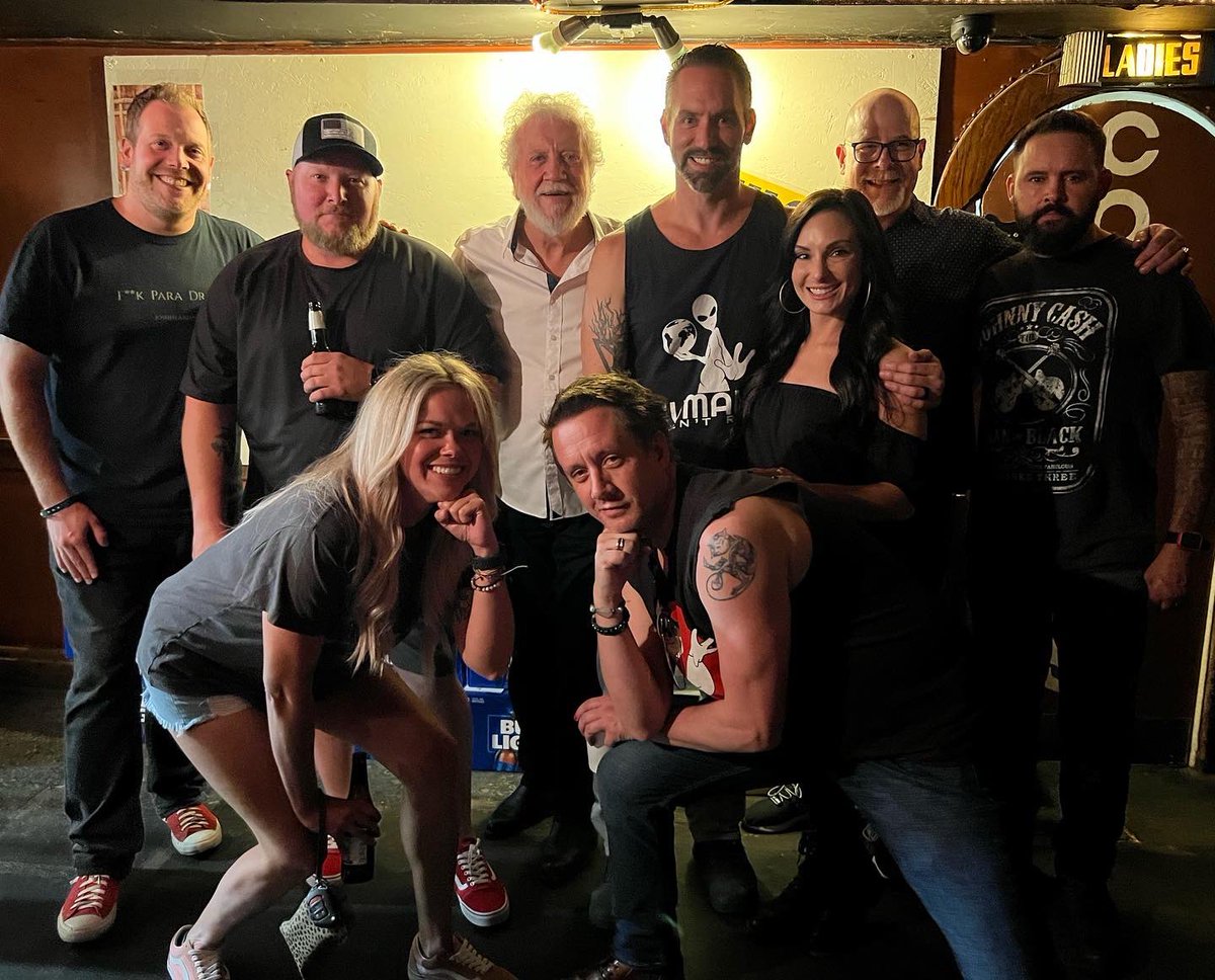NickGroff_'s tweet photo. What an incredible sold out event for @Gcrew_g live at Bobby Mackey’s. Thanks to everyone who came to be part of the experience! https://t.co/oenzlQyh4c
