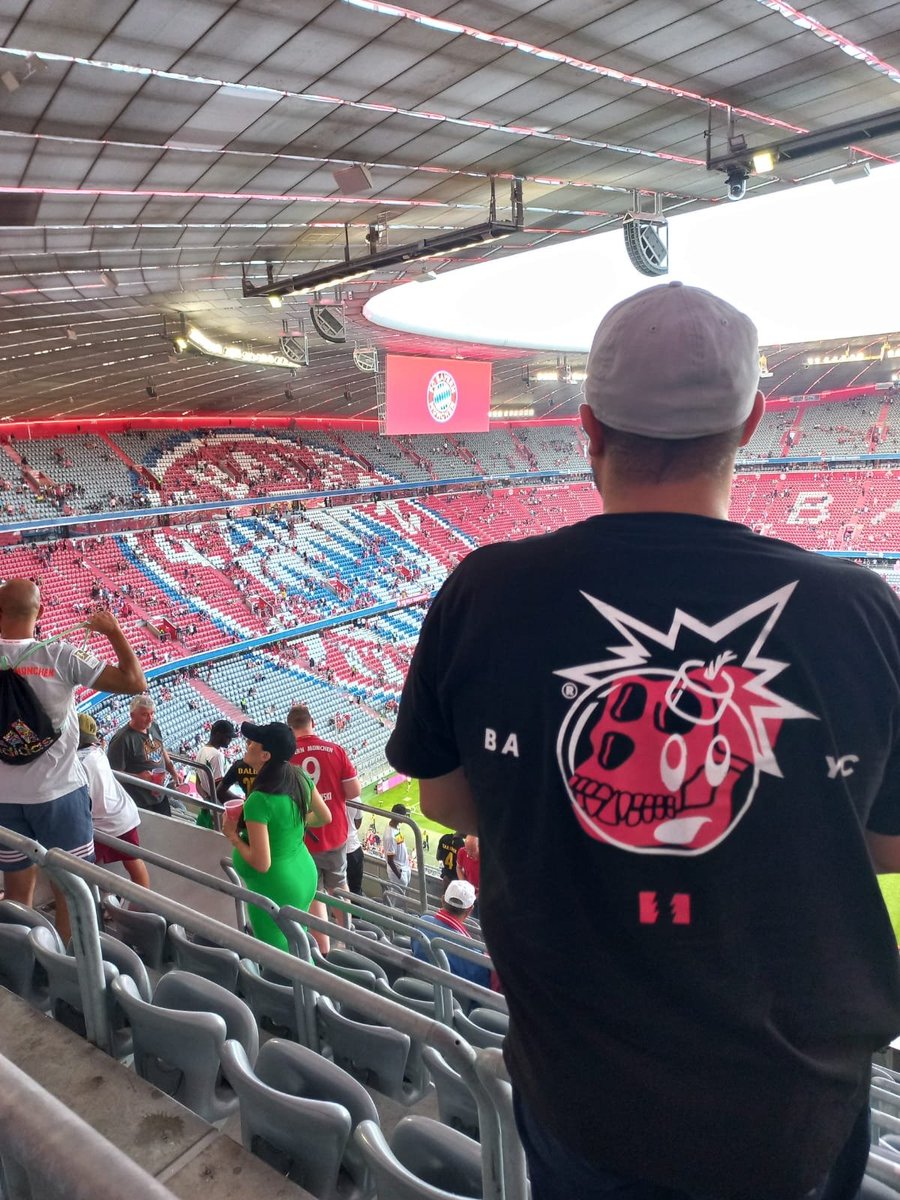 Ralph🍌 tweet media