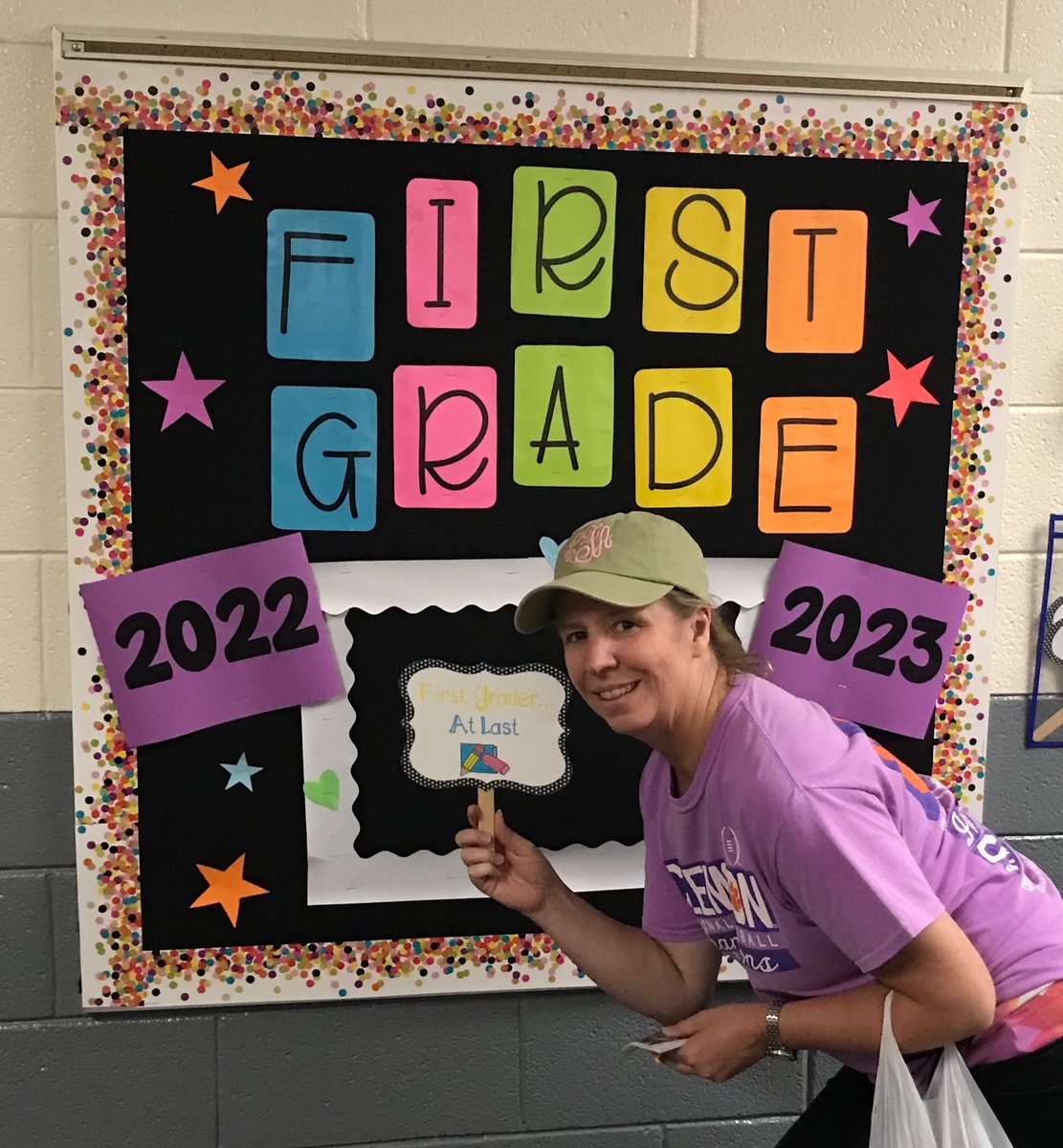 LisaFallaw's tweet photo. I couldn’t resist!! #PrincipalFun #WelcomeBackEA #FunAndJoy #Year30HereICome https://t.co/3TqyecKraU