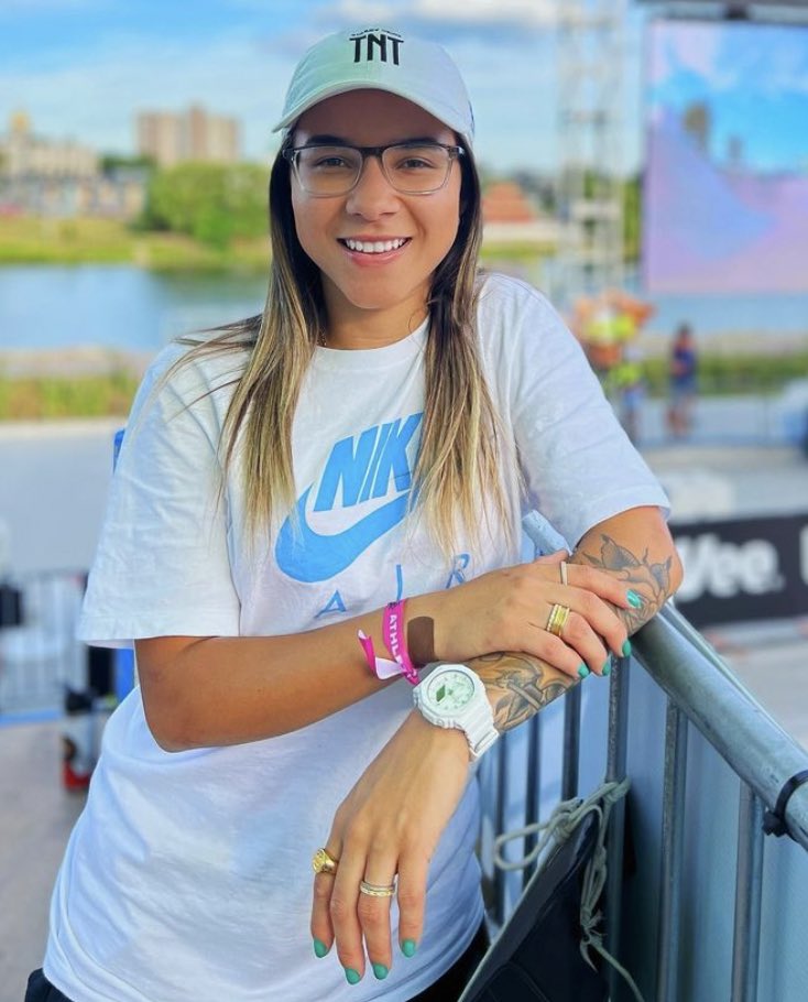 timebrasil's tweet photo. É OUROOOOO! É PRAAATA! 🥇🥈🛹

É dobradinha brasileira na Street League em Seattle 🇺🇸

Rayssa Leal 🧚‍♀️ dá show e é campeã, com uma recuperação incrível: 22.4

E Pâmela Rosa 🌹 vem logo atrás: 21.4

É o Brasil no topo do skate mundial! 🇧🇷 https://t.co/6mPkfmNVGE