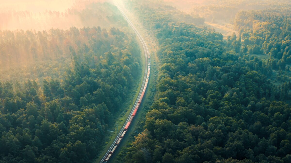 HappyTours5's tweet photo. #Norfolk Southern, CSX tout progress on sustainability

https://t.co/Hkh3wm7Yhy

#SLDARTTransport #logistics https://t.co/Ap4hFcqMyf