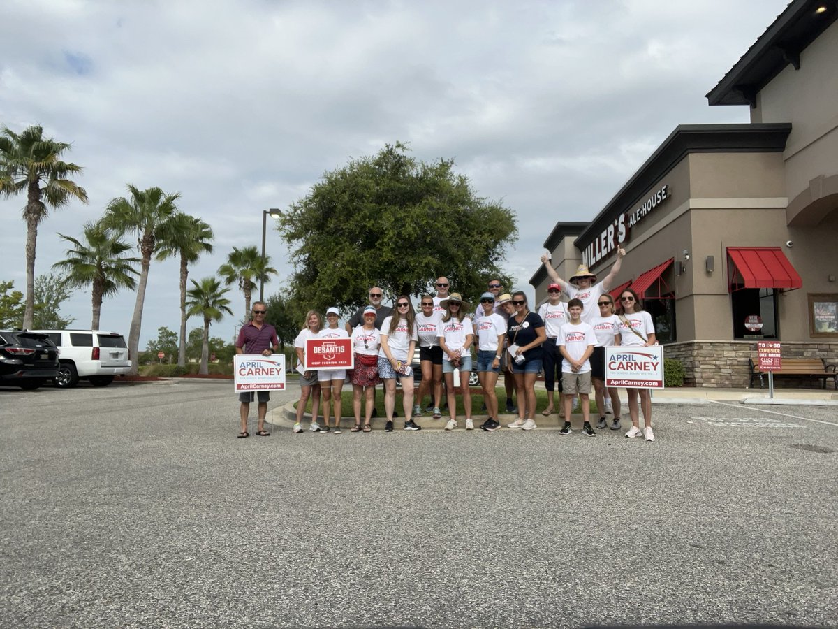DontTurnLeft67's tweet photo. Nothing but a good time going out and supporting our candidates #leadright https://t.co/kdysfVVtZM