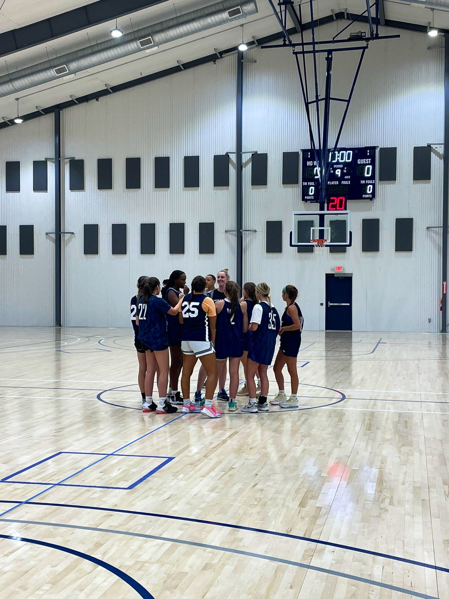 LMUWBasketball's tweet photo. No better way to end the summer!!🔥😎 Elite camp #3 ✅ Thank you parents and players for coming out today! Shoutout to Grace’s team on winning the championship👀😈 

#BuiltDifferent x #GoSplitters ⚒🏀🎩 https://t.co/evR33yZuxb
