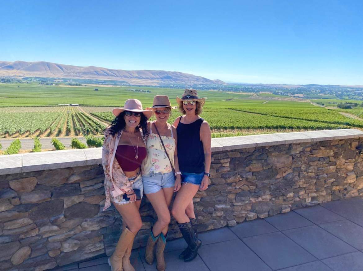 ElSommWineTours's tweet photo. Thanks Apryll, Jill &amp; Deb for touring with #ELSOMMWINETOURS. See you again soon! #CuteBootsandCowgirlHats #ELSOMMThreesCompany #ELSOMMGirlsTrip #Cheers ✌🏾🚍🍷 @KionaWine @FidelitasWines @colsolare #LongshipCellars #TheBradleyTC #RedMtnAVA #TriCitiesWA #WAwine  #WeTourDifferent https://t.co/Pg5r7vBa5m