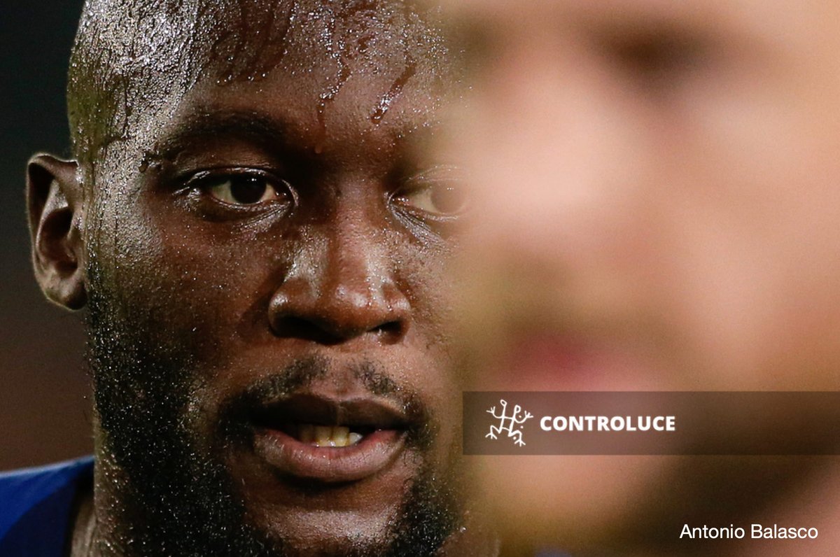 AgControluce's tweet image. #Italy 
Inter's Belgian forward Romelu #Lukaku looks on during warming up before the #SerieA #football match between Lecce and #Inter at the Via Del Mare Ettore Giardiniero Stadium in #Lecce on August 13, 2022.

📷 @AntonioBalasco #controluceagency