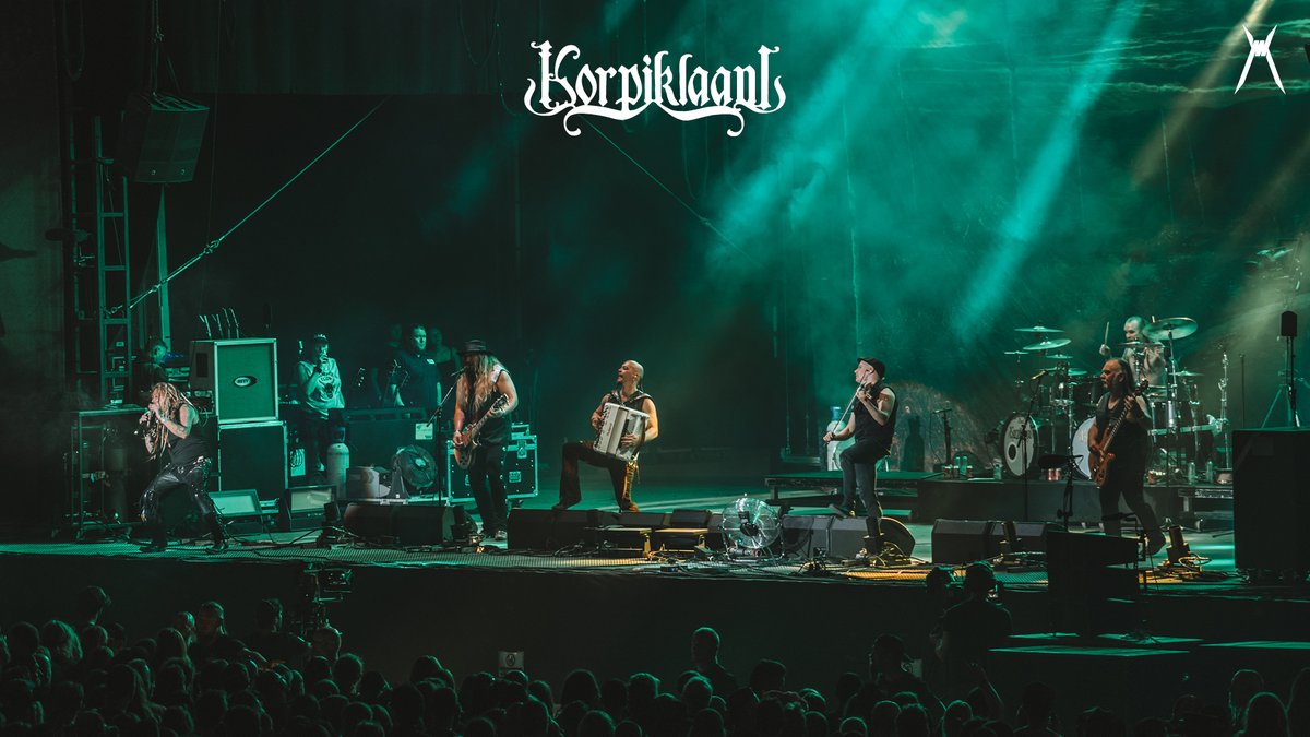 Only one thing needs to be said about our Finnish friends of Korpiklaani: 
VODKA! 🤘🥃

#ALCATRAZ22 #korpiklaani #folk #alcatrazopenair