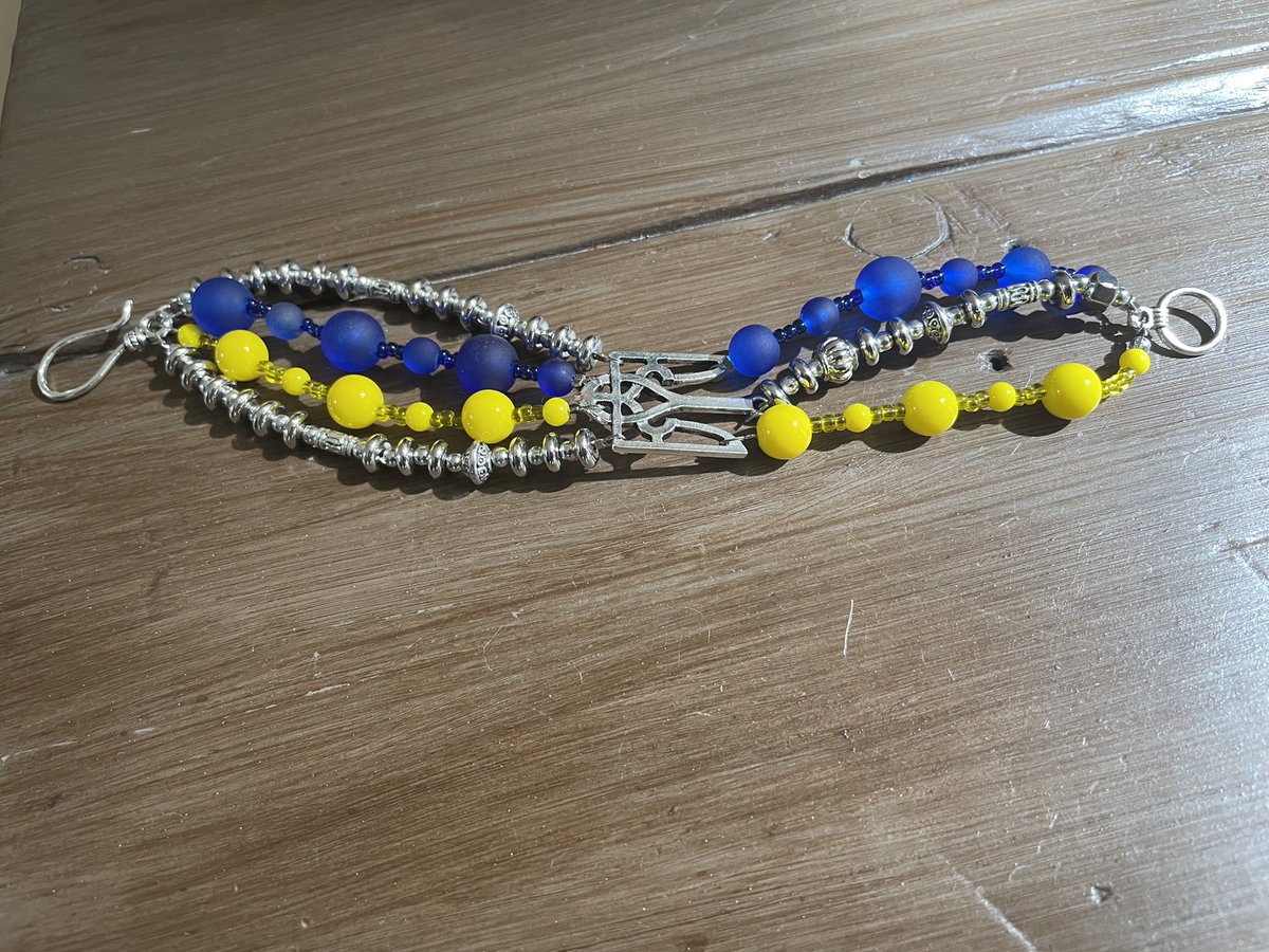 hibizcusgirl's tweet image. OH. MY. GOD.  Here is #Amalei bracelet 300!!!! Whoever buys this, get to pick a single strand for free. This is her way of saying thank you. DM with questions. Thank you for your support.