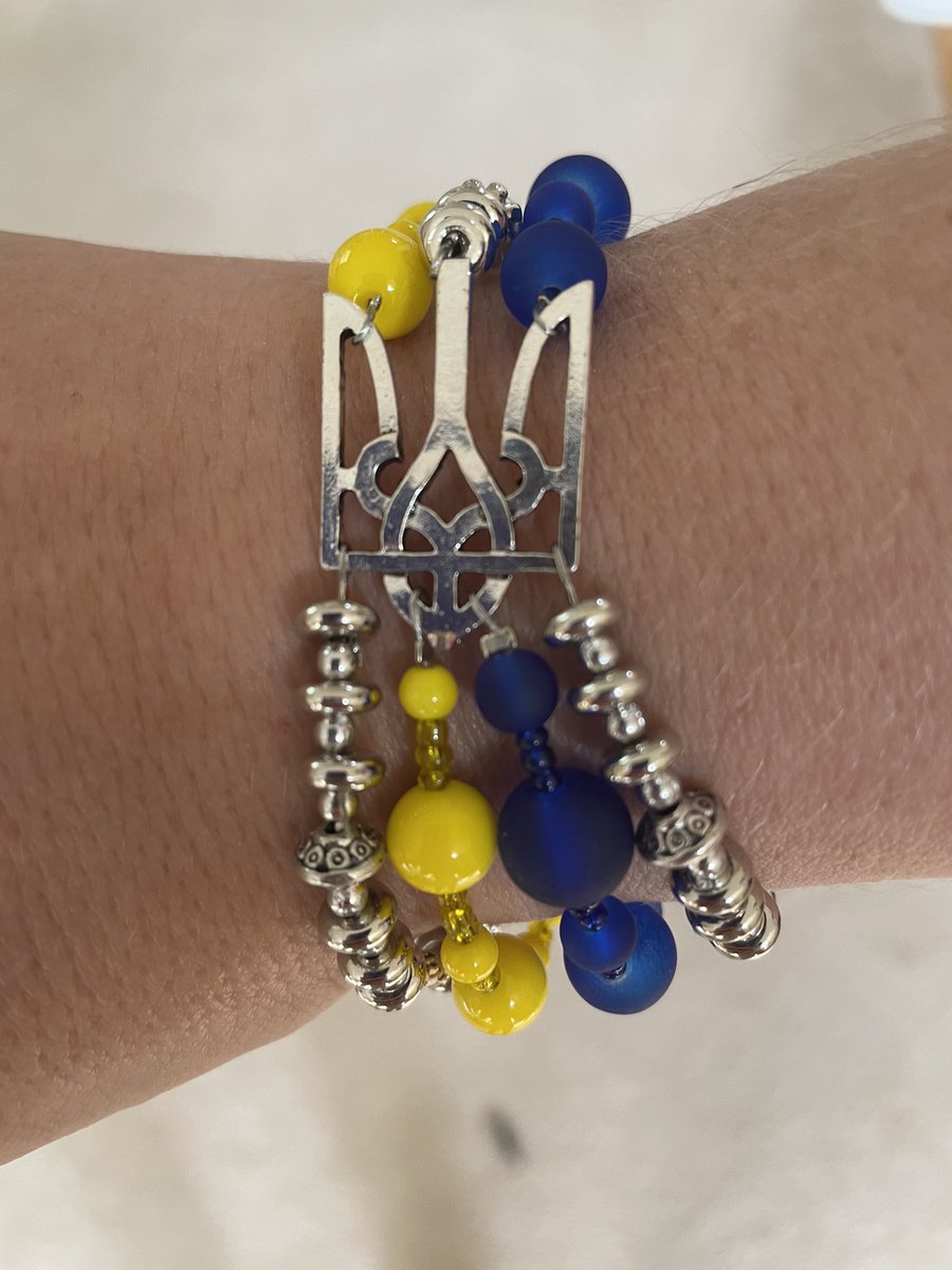 hibizcusgirl's tweet image. OH. MY. GOD.  Here is #Amalei bracelet 300!!!! Whoever buys this, get to pick a single strand for free. This is her way of saying thank you. DM with questions. Thank you for your support.