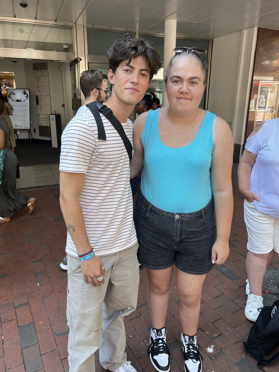 kyliesmith29's tweet photo. Was lovely seeing you yesterday @Tommylyon_  @ryannburns_ @LoizouZach @pedro_santii https://t.co/LB14JDmDLT