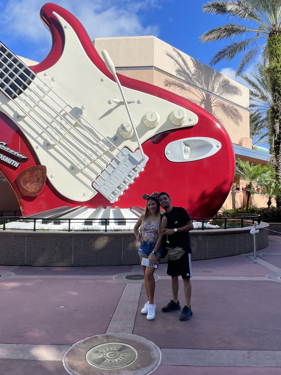 Jaredelgado23's tweet photo. @serranoo_27  nada mejor que unas vacaciones junto a mi pareja❤️te adoro! Deseoso de las próximas vacaciones ✈️ https://t.co/IB9C0DMAZs