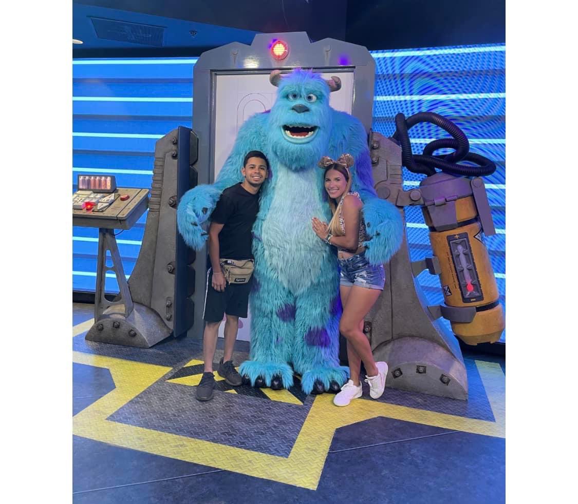 Jaredelgado23's tweet photo. @serranoo_27  nada mejor que unas vacaciones junto a mi pareja❤️te adoro! Deseoso de las próximas vacaciones ✈️ https://t.co/IB9C0DMAZs