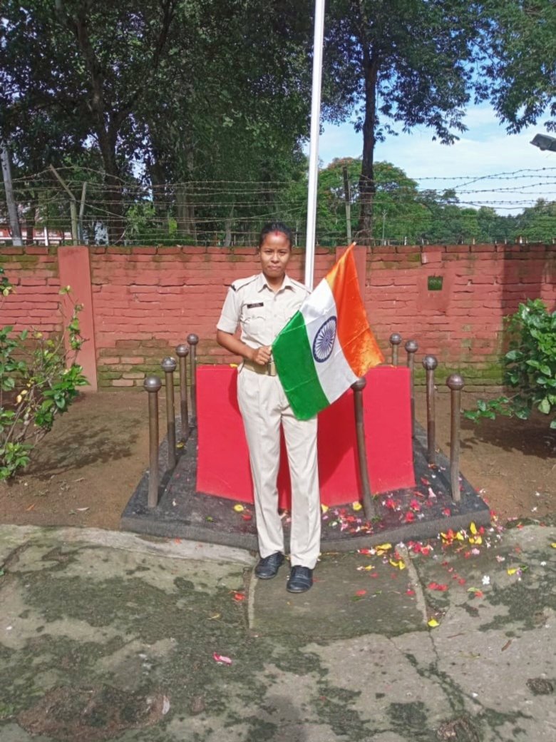 KabitaG45744874's tweet photo. Mere hath mei tiranga#AzadiKaAmritMahotsav
#HarGharTiranga
#HarGharTirangaAssam
@PMOIndia
@HMOIndia
@MinOfCultureGoI
@CMOfficeAssam
@himantabiswa
@DGPAssamPolice
@assampolice
@commandant11th1 https://t.co/mnrFMAdQ4s