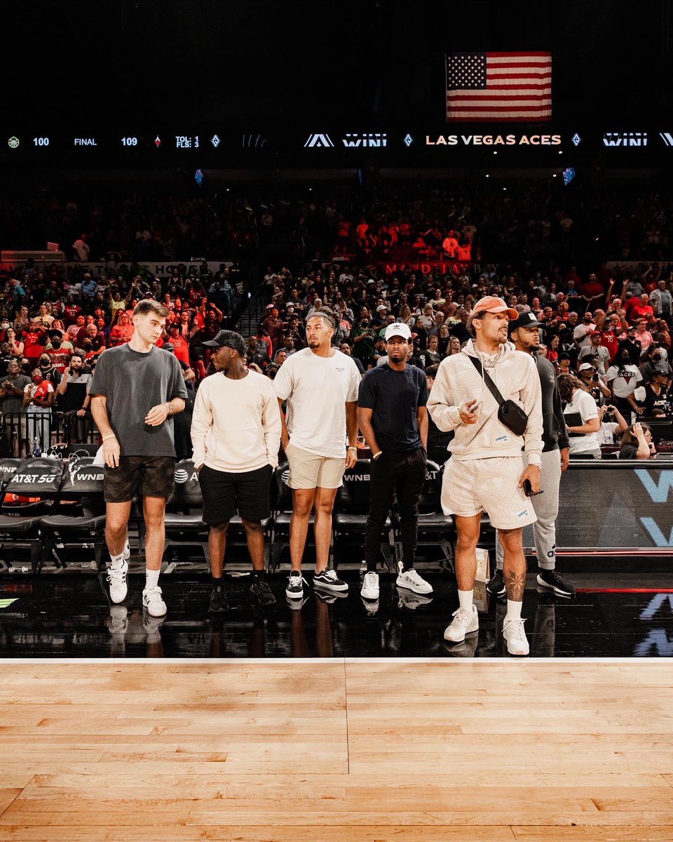 TheTraeYoung's tweet photo. WNBA + NBA = FAMILY
Salute🫡 @sbird10 https://t.co/amG7pLJ2kx