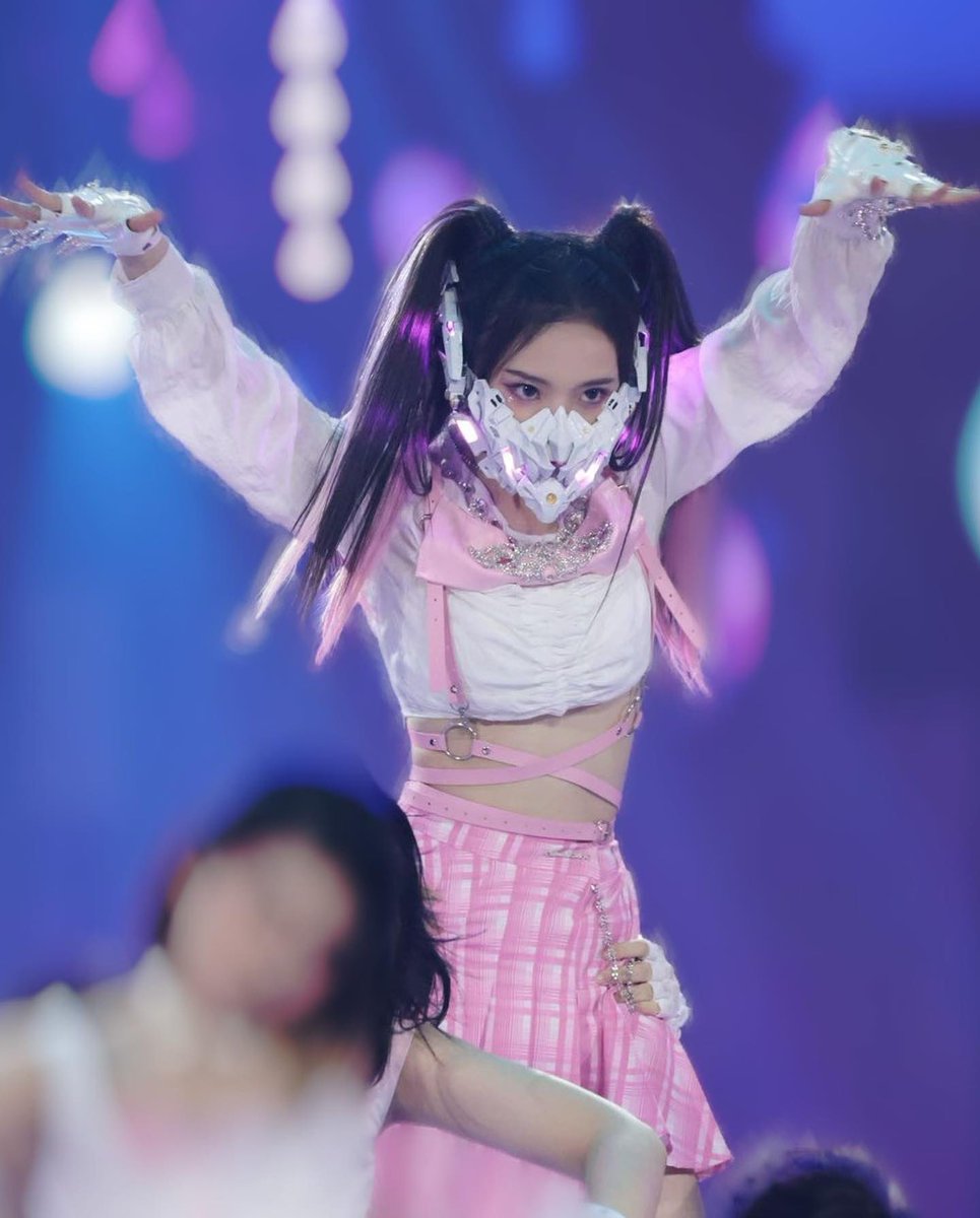 MayLoveNeNe's tweet photo. ชุดน่ารัก คนก็น่ารักมาก 🥰 #เนเน่ #Nene郑乃馨 #หน้ากากจักรกลคารวะ 
Nene x Masked Dancing King https://t.co/rLyeBShrJy