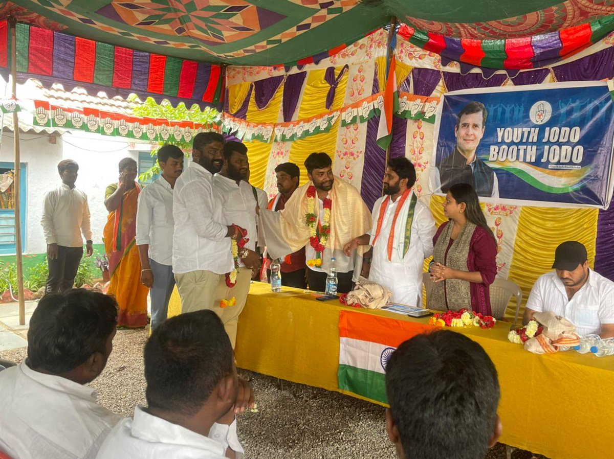 IYCTelangana's tweet photo. “Youth Jodo Booth Jodo” launch programme at Jogulamba Gadwal District. @DwivediSurbhi @syedkhalid4488
@RajeevReddyINC https://t.co/iYyp38Qas7