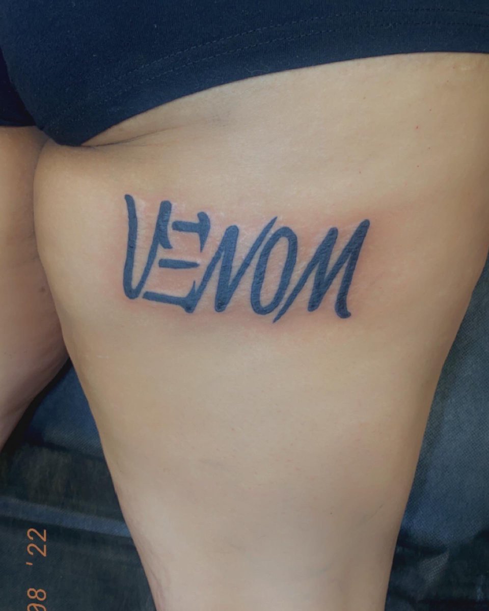 Risa_Kitty13's tweet photo. Did a thing~ flip it to see the hidden word🖤🖤 https://t.co/QEXjHnm8gA