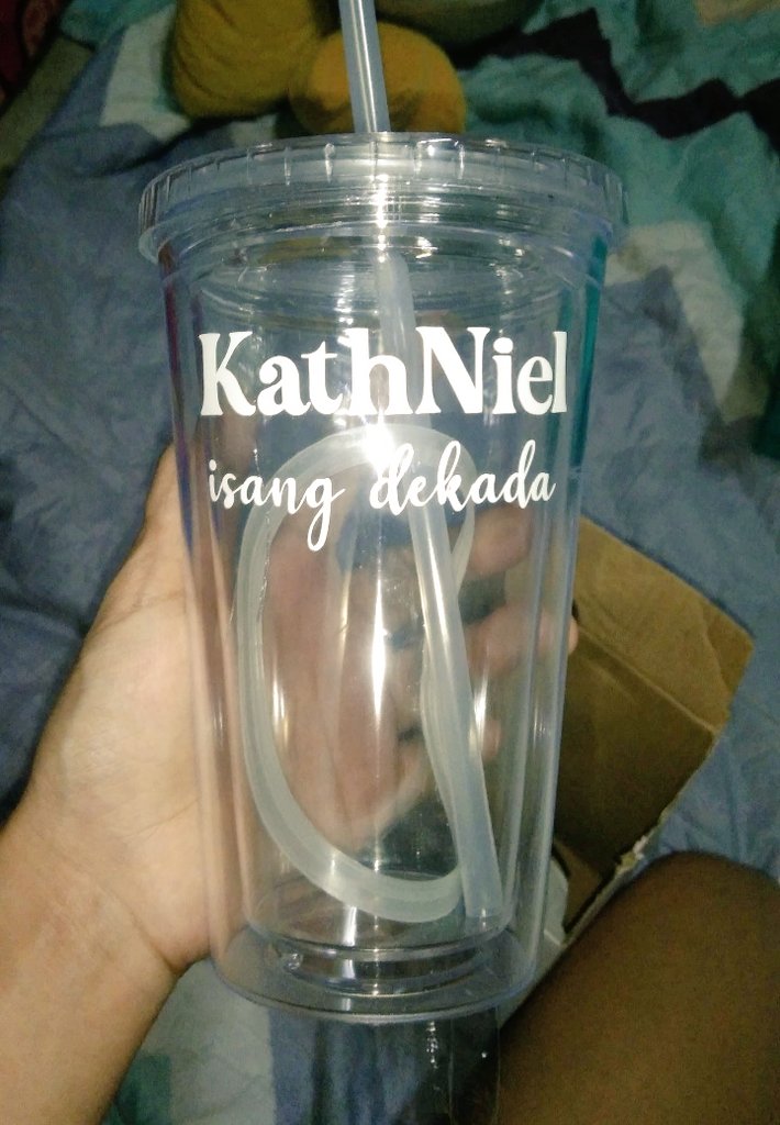 lovekathniel525's tweet photo. Sa KathNiel merch lang ako mag papa budol😁 Got my KathNiel tumbler &amp; tote bag, sobrang ganda!!! Thankyou so much, @theobsessions 💙💙💙 
#dObsFeedback #dObsKN525 #KathNiel #KathrynBernardo #danielpadilla https://t.co/D9Jk3ZHjP4