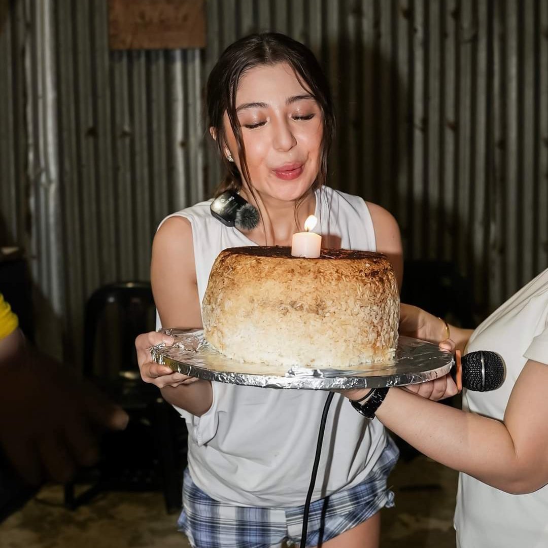 grabeng poverty porn ang ginawa ni donnalyn bartolome jusko gawin ba namang birthday theme ang kahirapan?? yung magjowa, pinagtawanan kasi "nagpatarp pa at yun lang ang handa" tapos pag si donnalyn, aesthetic???