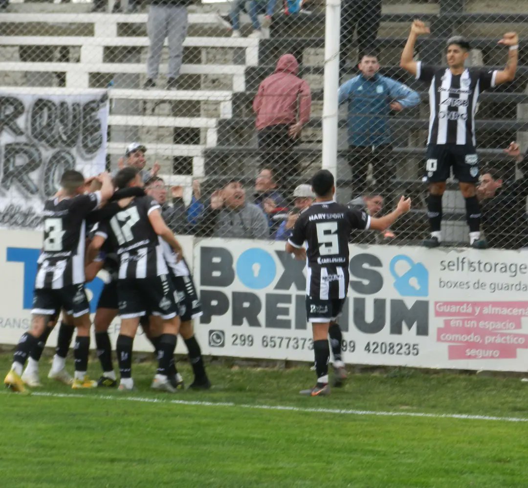 Imágenes de <a href="/ClubCipolletti/">Club Cipolletti</a> 2 (Romero y Sosa) - 0 <a href="/csdesamparados/">𝙲𝚕𝚞𝚋 𝚂𝚙𝚘𝚛𝚝𝚒𝚟𝚘 𝙳𝚎𝚜𝚊𝚖𝚙𝚊𝚛𝚊𝚍𝚘𝚜</a> por la Fecha 24 del Consejo Federal de <a href="/afa/">AFA</a>.

Más fotos en:
facebook.com/media/set/?van…