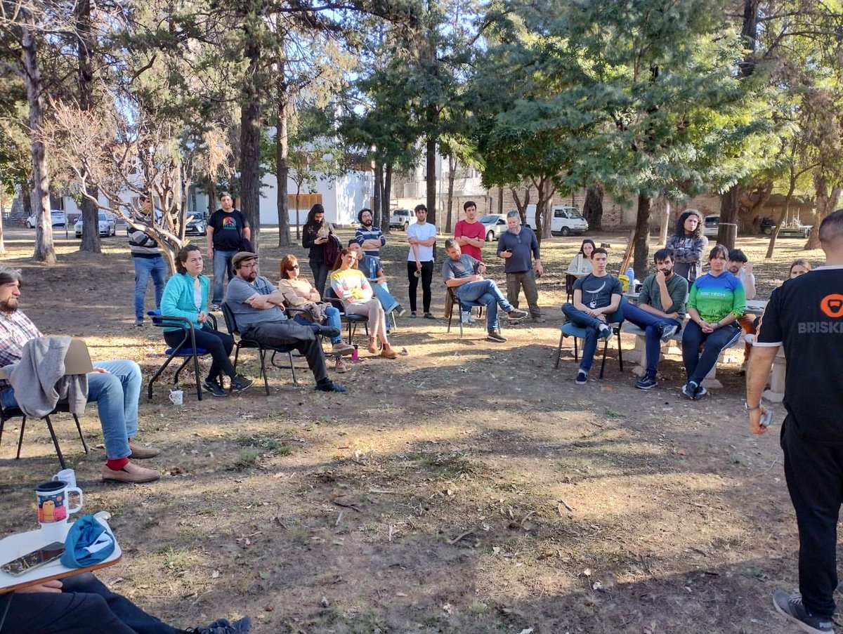 ndpprocs's tweet photo. 2da reunión científica del #iate en el parque del #oac https://t.co/FP5FAsvSc0