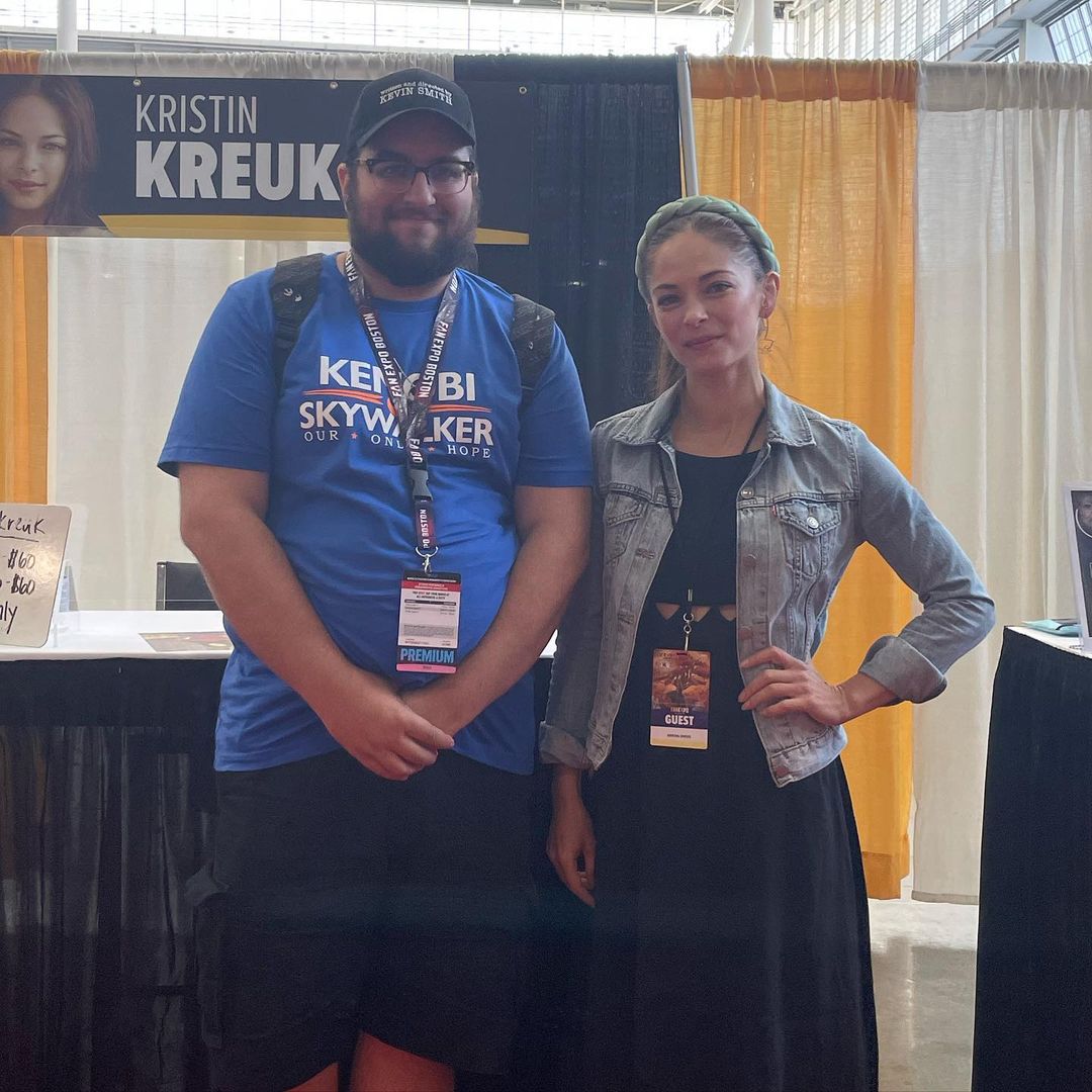 Huesario's tweet photo. #Repost @comicmaster217
Autograph and selfie from Lana Lang herself the WONDERFUL @mskristinlkreuk
#smallville #lanalang #dc4ever #fanexpoboston #kristinkreuk https://t.co/JMSwsdUbOa https://t.co/D72fO5Ab5c