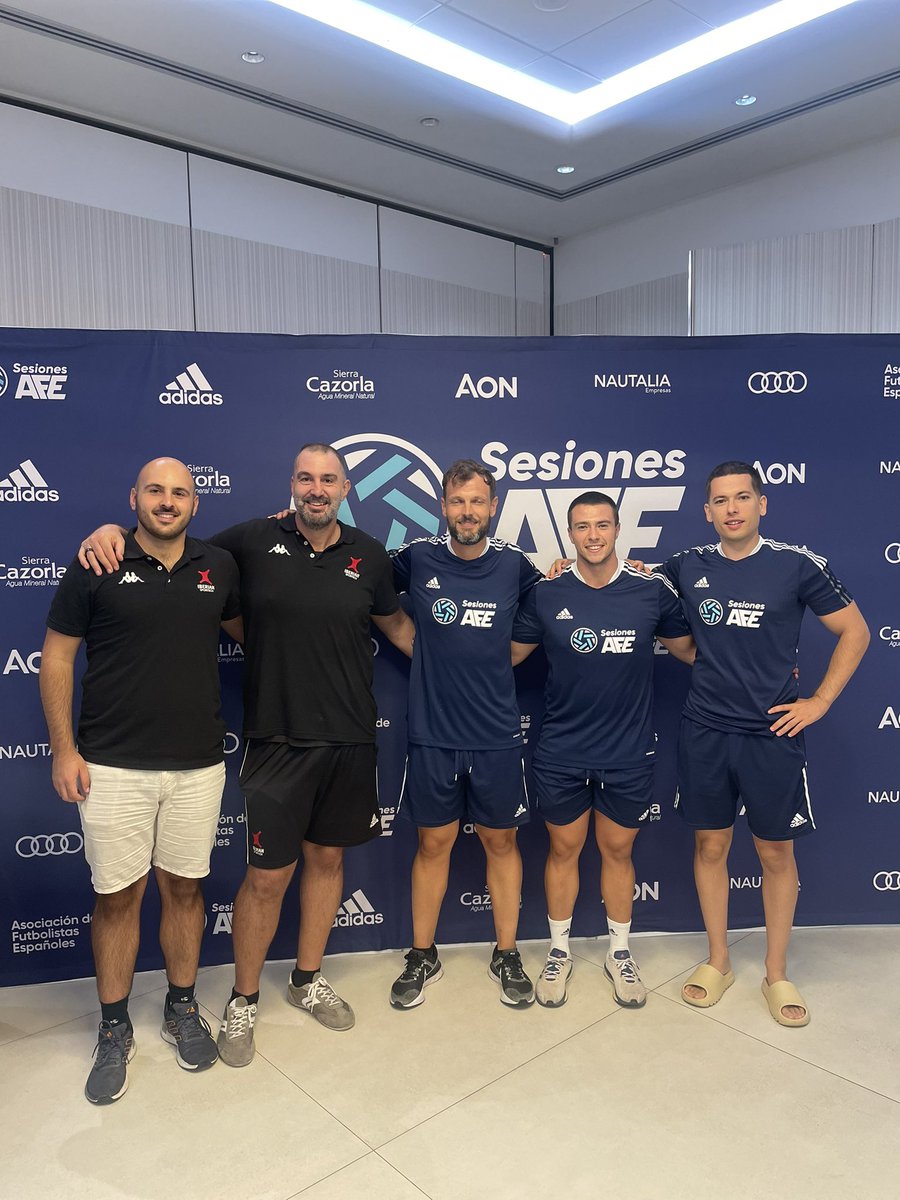 acea_ngel's tweet photo. Un placer poder compartir en la tarde de hoy en sesiones @afefutbol , con @IberianSportech en la evaluación de nuestros chicos con @the_NordBord @forcedecks @The_ForceFrame y @TMGBMC . Agradecido a @lea_buri y Juanlu Núñez 👌🏻 https://t.co/fQHEOOlAgb