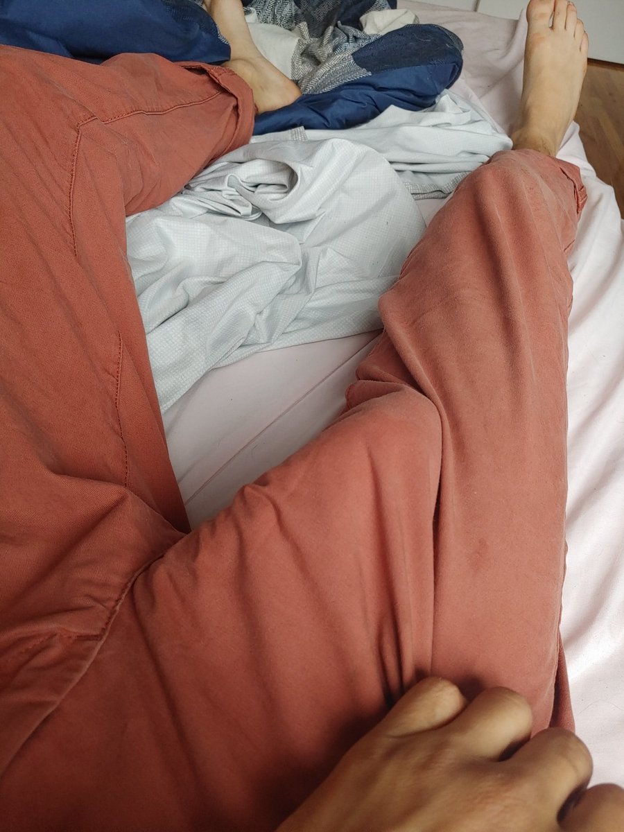 biboi153's tweet photo. Should i take it out? 
#pants #kink #sizekink #sizeking #Nfswt #nsft https://t.co/ytEybc8VhB