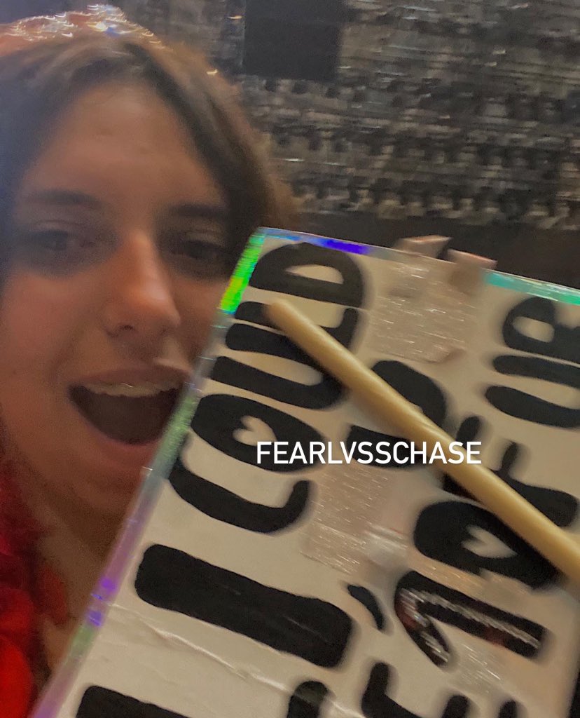 fearlvsschase's tweet photo. 26 July 2022 🪴 @Harry_Styles 
i love you more than i planned <3!
thanks for making me relive❤️‍🩹
(also for waving at my dad in facetime, checked if i was ok and thanks to pauli for the drumstick even the sign was written wrong :,)
#LoveonTourTurin #HarryStyles https://t.co/0N2gGxkovW