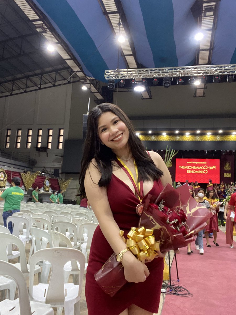 aahl1a's tweet photo. grad dump https://t.co/pLhMMLqkI8