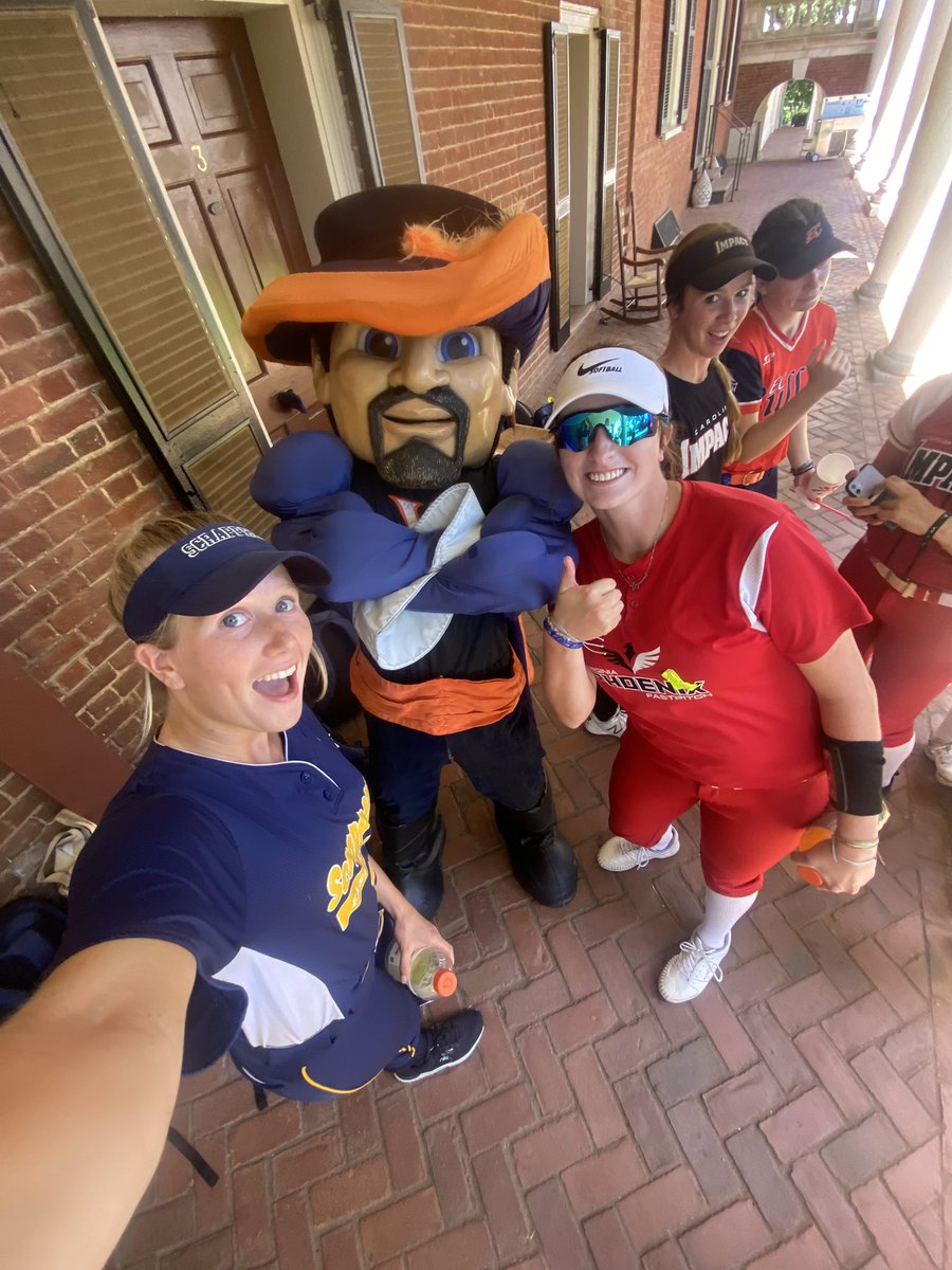 KaylaRe07271464's tweet photo. Thank you @UVASoftball for providing another amazing camp!! It is always a great time when expanding my knowledge for the game.Thank you to @jakesidwell_UVA  @Coach_Jo4444 and coach roberts for having this camp!! https://t.co/8AW3LytbdW