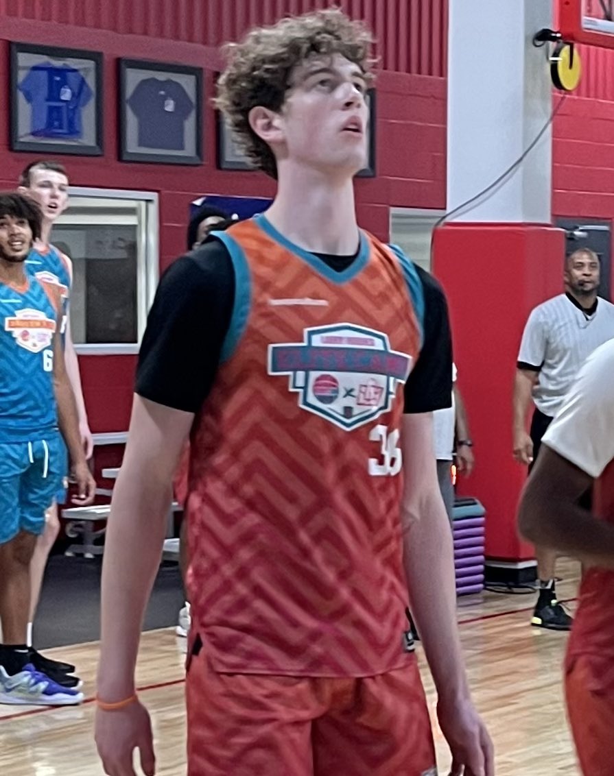 ‘23 6’7 Ethan Fauss was one of the best catch & shoot prospects in the camp. Excellent form and range. If his feet are set, you can pretty much count it. He will always find a home on the next level since a shooter are looked at as premium. Especially at his height.