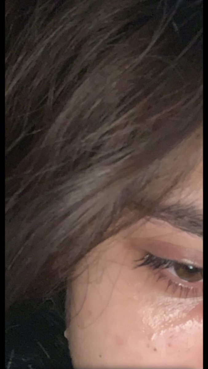 x5u7_'s tweet photo. ما مرتني الذكرى القديمه ! مرور اكرام 
احس بوجعها ينتشر " داخل اعماقي "
..
تعشى الحزن طرّاف كبدي وشبع وقام
وانا خاييف يعود ويفطر على الباقي

أنا أخاف من طاري المفارق بشكلٍ عام 
. مثل ما تخاف الجن من رقية الراقي " https://t.co/aQrFyOLWVK