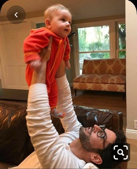 mstarlily's tweet photo. Feliz dia dos pais para o melhor deles: meu melhor amigo, meu companheiro, meu esposo e, principalmente, o papai da pequena Charlie ❤

Feliz dia, meu amor! ❤ https://t.co/1vstoVzMWM