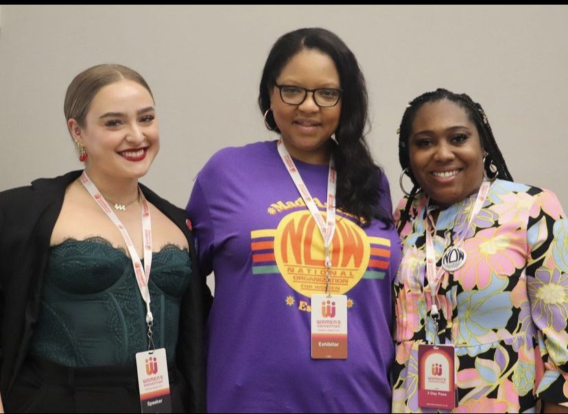 ProfessorQuiana's tweet photo. Mad as Hell: Mobilizing Our Feminist Base. Packed room, live letter writing campaign. Reaching voters where their at!! #MadAsHell https://t.co/n8AK2wmKQR