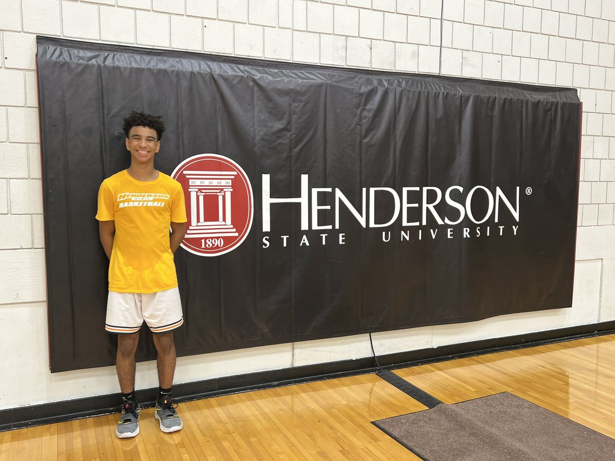 210mxson's tweet photo. Had a great time at Henderson State’s Elite Camp today. Thank you @jimmyelgas1 and @DJBalentine3134 for the opportunity. I’ll stay #Reddie 

@ReddiesMBB @churchillhoops 
@SAFireBlackTX https://t.co/g3I3mi3Wzz