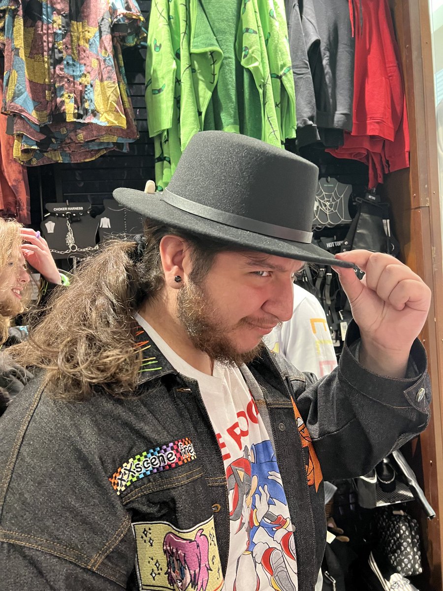 flofhof's tweet photo. Going sex mode at Hot Topic @KoolaidPoptart @IzzzyzzzArt https://t.co/gJwUJePgUU