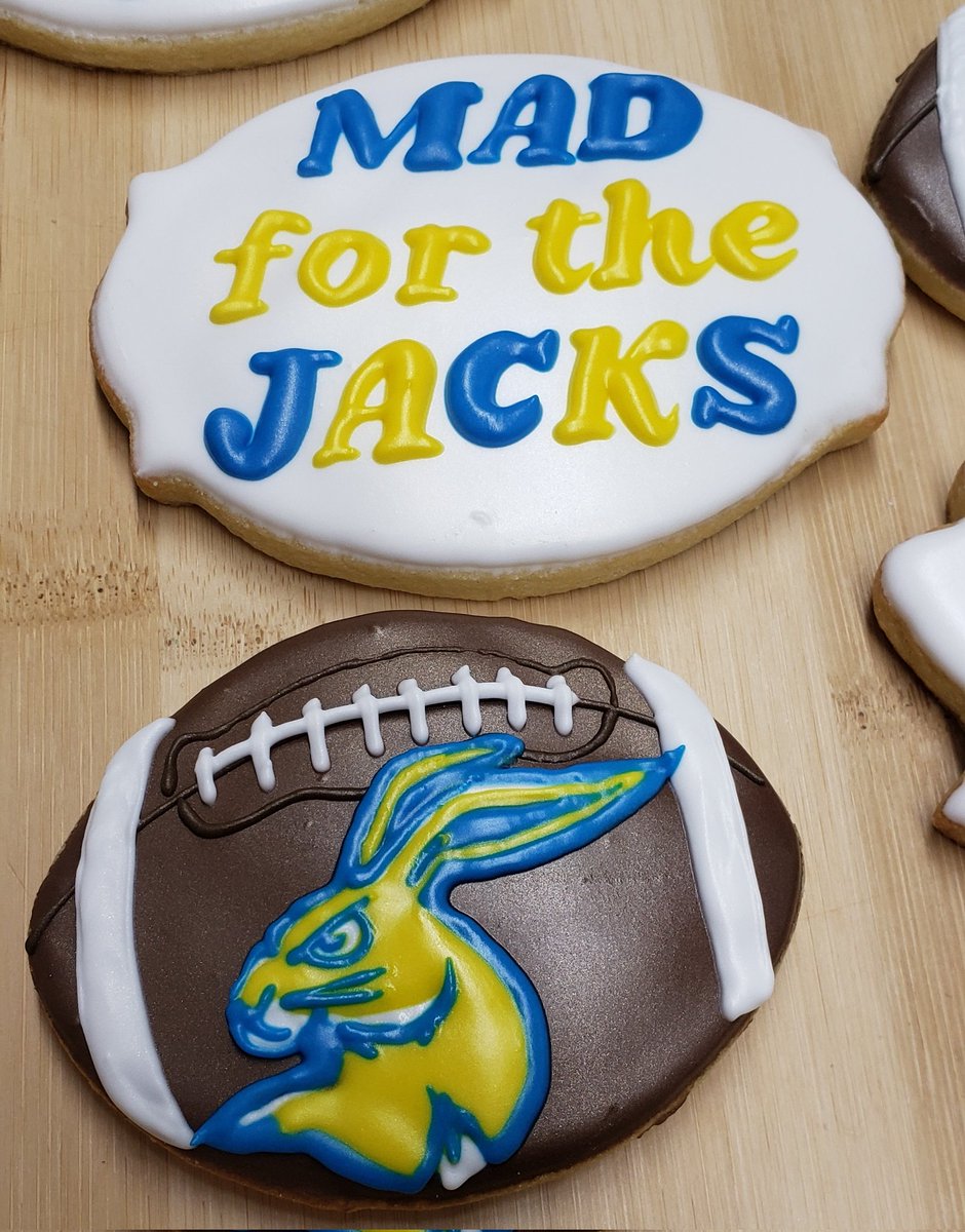 It was nice to finally meet <a href="/LukeFenton18/">Luke Fenton</a>. I sent him on his way with a few sweet reminders you hear often if you're around <a href="/HolyNutmeg/">John Stiegelmeier</a> 
#MakeADifference #bountifulblessings #gojacks <a href="/GoJacksFB/">SDSU Football</a>