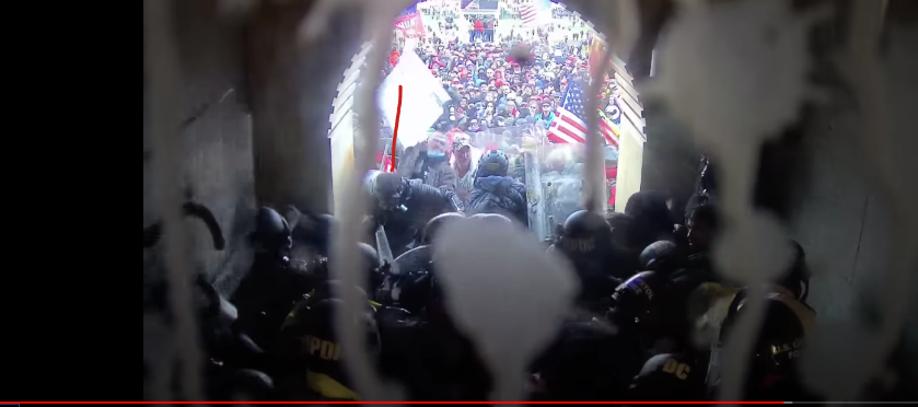 DianthaSol's tweet photo. #GasMaskBatMan Shortly after 4pm, kicking and grabbing police officers. #RedFace45 #SwedishScarf #FlagGaiterCopHater #BloodyHeadWound #GroundRoundGuy
BWC: 7:11 on https://t.co/AuLXugS9RB
Surveillance: 2:10:51 https://t.co/lvDZoc61TB https://t.co/1jDNFwTSRs