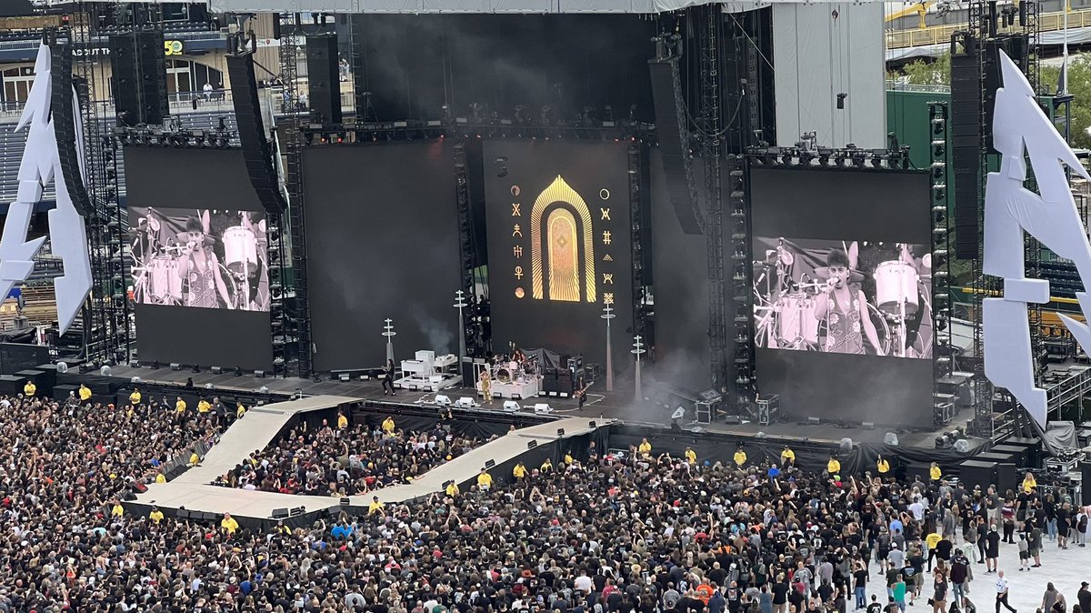 UpdateGVF's tweet photo. 📸 | GVF on stage in Pittsburgh. #Gretallica

via taste4suicidal https://t.co/cd4vSyKFTB