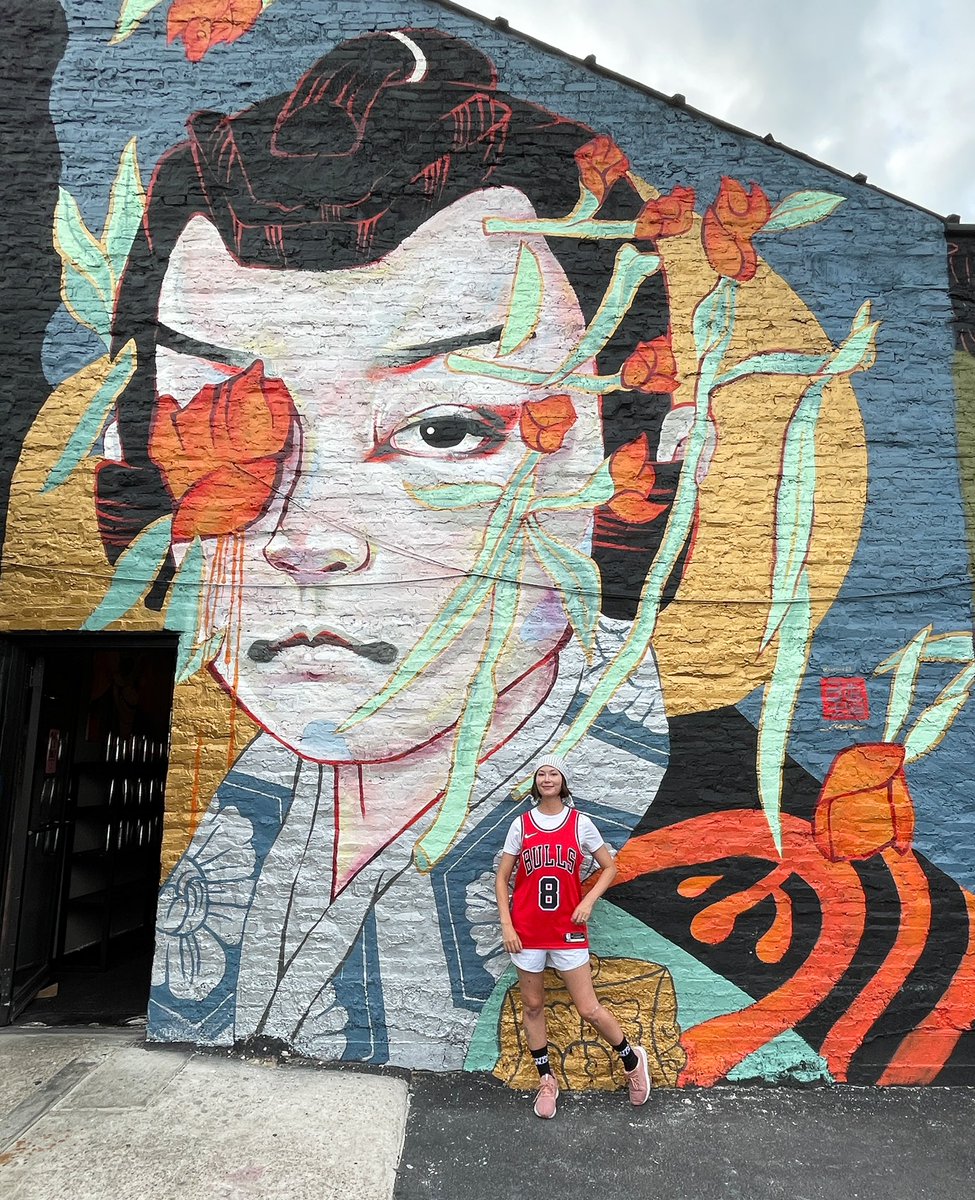 juuriart's tweet photo. Finished yesterday for @TitanWallsChi 💛 Enjoy my little samurai boy till next year! You can see him (and a ton of other mind-blowing work near #districtbrewyards in the #WestLoop #Chicago #chicagomural #chicagostreetart #newsyreetartchicago #japaneseartchicago https://t.co/71DqmP7kSY